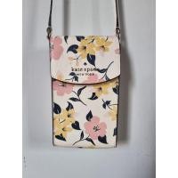 ราคา Sale Kate Spade North South Phone crossbody มือสอง ของแท้ ใหม่กริบ (28003773941)