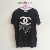 ราคา เสื้อยืดสีดำสกรีนลายชาแนล เท่มาก เป็นมือสองสภาพดี ราคาถูก พร้อมส่ง มีเก็บเงินปลายทาง (19108534444)