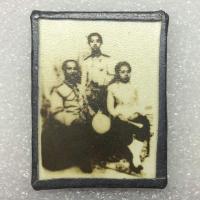 ราคา ล็อกเก็ตงานเก่ารัชกาลที่5 เลี่ยมเก่า (2065957434)