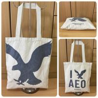 ราคา ส่งต่อ กระเป๋าผ้า AMERICAN EAGLE ขนาด 13.5 x 15.5” *มีตำหนิสีเฟดลงตามรูปค่ะ (43125362714)