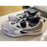 ราคา รองเท้าแบรนด์Fila มือ2 สภาพดีมาก (3776638001)