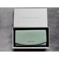 ราคา กระเป๋าสตางค์ Charles & Keith ของแท้ (มือสอง) (27362628821)
