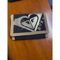 ราคา กระเป๋าสตางค์ roxy มือ2 สภาพใหม่(ไม่เคยใช้งาน) (41902893163)