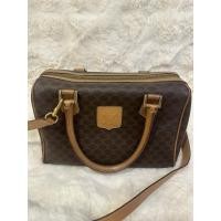 ราคา กระเป๋าceline vintage brown macadam boston 25 ของแท้มือสอง มีตำหนิตรงซิปนิดหน่อยตามการใช้งานค่ะ (25663970431)