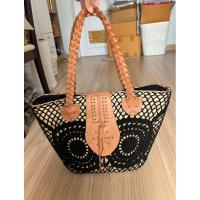 ราคา กระเป๋าสานใบปาล์มหนังแท้สวย มือสอง สภาพยังสวย ไม่มีตำหนิปริแตกขาด✨ (25289687844)