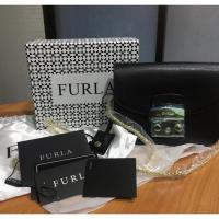ราคา Furla metropolis mini crossbody หนังแท้ทั้งใบมาพร้อมสายโซ่ สวยหรู พร้อมการ์ด ถุงผ้า กล่อง ครบค่ะ ของใหม่นะคะส่งต่อจ้า (1582224497)