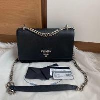 ราคา Like new Prada crossbody สีดำ ปี2018 สภาพสวย ขอบมุมไม่ถลอก ภายในสะอาด ยังใหม่ค่า รุ่นนี้คุ้มมาก จุของเลยค่ะ (6200962362)