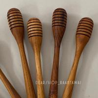 ราคา ที่ตักน้ำผึ้ง ไม้ตักน้ำผึ้ง ไม้สักแท้ ไม่เคลือบสารเคมียาว 16 cm (22646140640)