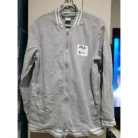 ราคา เสื้อแจ็กเก็ต ผ้ายืด แขนยาว แขนและเอวจั้มพ์ ยี่ห้อ FILA ของแท้ รุ่น FULA x PEPSI #มือสอง สีเทา ไซส์ M (7756570039)