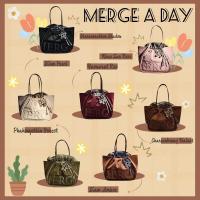 ราคา ✨เป็นของแท้ 100% สินค้ามาใหม่ Merge A Day Bag Medium In Suede กระเป๋า ความจุขนาดใหญ่ กระเป๋าสะพายไหล่ (42312550903)