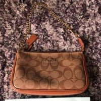 ราคา กระเป๋าคล้องมือ คล้องไหล่ coach (2133756994)