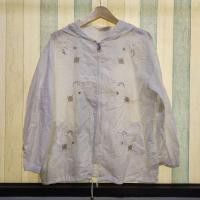 ราคา เสื้อแจ็คเก็ตพิมพ์ลายดอกไม้สีขาวสําหรับผู้หญิง - เสื้อแจ็คเก็ต Preloved (24746214324)