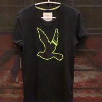 ราคา เสื้อยืดคอกลมสีดำ cc oo ของแท้มือสอง (4116699683)