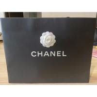 ราคา ถุงกระดาษchanel แท้43*33 cm พร้อมดอกคามิเลียและกระดาษchanel (22522397313)