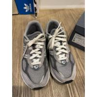 ราคา New Balance 990 รุ่นเด็ก *เบอร์ 5us เด็ก* มือสอง สภาพดี (ผู้ใหญ่ เราปกติเบอร์ 37 ใส่ได้ค่ะ) (40468839294)