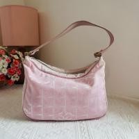 ราคา [มือสอง] CHANEL Travel Line Shoulder Bag Nylon Pink กระเป๋าชาแนล ของแท้ มีตำหนิ (29989341738)