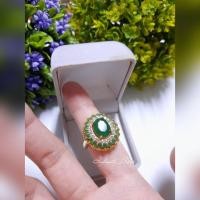 ราคา แหวนมรกต ฝังเพชรCZแท้ [งานจิวเวลรี่] (7961502047)