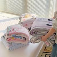 ราคา (6 สี) ผ้าห่ม Sanrio Kuromi นุ่มกํามะหยี่ Hello Kitty Cinnamoroll ผ้านวมโซฟางีบหลับฤดูร้อนผ้าห่ม 3 ฟุต/3.5 ฟุต (24326102965)