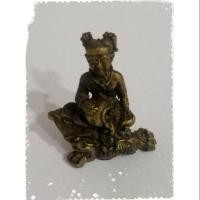 ราคา รูปหล่อกุมารนั่งกบ​ เนื้อทองเหลืองเก่า (4831339932)