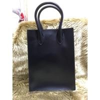 ราคา กระเป๋าหนังแท้ทรงเอกสารใบเล็ก คล้ายทรงกระเป๋าหลุยส์ สีดำหนังมัน แบรนด์❤️Solpresa❤️มือ2 (7169210979)