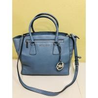 ราคา ของแท้ 100% กระเป๋าสะพาย Michael kors มือสอง (6551506619)