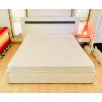 ราคา ผ้าปูที่นอนรัดมุม (แบบบาง) ขนาด 6ฟุต สีขาวครีมปักลายดอกวินเทจ ด้านบนมีระบายปักลายแบรนด์ BALENCIAGA มือสองเกาหลีแท้ (26928549734)