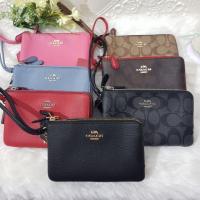 ราคา ลูกค้าใหม่ ใช้ Code NEWPNJBS รับส่วนลดค่ะ กระเป๋าCoachคล้องมือ ไซส์S/2ซิป พร้อมส่งค่ะ ของแท้100 ไม่แท้คืนเงินค่ะ (2145910837)