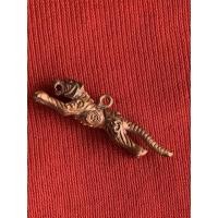 ราคา เสือปืนแตกบารมี 97 หลวงปู่แย้ม วัดตะเคียน นนทบุรี กล่องเดิม (27226204861)