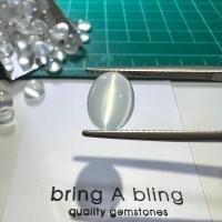 ราคา มุกดาหาร (cat's eye Moonstone) มูนสโตนตาแมว ทรงรี หลังเบี้ย สวย สะอาด (22066599145)