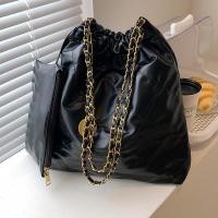 ราคา พร้อมส่งกระเป๋าทรงจีบสายรัดแฟชั่นกระเป๋าสะพายข้างความจุขนาดใหญ่สายโซ่ลายสี่เหลี่ยมขนมเปียกป (20661598950)