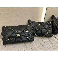 ราคา กระเป๋าทรงชาแนลใหม่ ออกแบบเฉพาะสำหรับฤดูหนาว มาพร้อมสายสะพายและโซ่ เพิ่มความหรูหราด้วยลายระย้าและโซ่เพชร (45703877660)