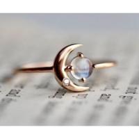 ราคา แหวนทรงพระจันทร์ครึ่งเสี่ยว พลอยมูนสโตน (7150729140)