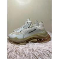 ราคา [มือสอง] Balenciaga Triple S Clear Sole - Size 38 (17096927159)