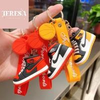 ราคา [TERESA] A25 Rantai Kunci Bertemaran Permainan Nike Jordan รองเท้าผ้าใบลูกเป็ดพวงกุญแจ Nike Air Jordan ฟางเป็ดพวงกุญแจรถ/กระเป๋าจี้/อินเทรนด์กีฬาสไตล์อุปกรณ์เสริม (25373787387)