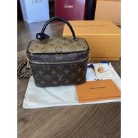 ราคา Louis Vuitton Vanity (12168313711)