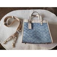 ราคา Used Coach แท้ % Field Tote 22 In Signature Chambray (20495500793)