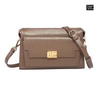 ราคา Guy Laroche กระเป๋าสะพาย Cross Body รุ่น SUBURBAN - สีน้ำตาล *มีสายสะพาย 1 เส้น* (20994817843)