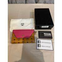 ราคา กระเป๋าสตางค์ MCM น้ำตาล ชมพู แท้ 100% มือสอง (17199298962)