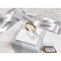 ราคา แหวน cz เหลี่ยมเดียวกันกับแหวนเพชรแท้ เม็ดชู 60 ตัง บ่าข้างประดับเพชร 4 เม็ดเรียง (2281847774)