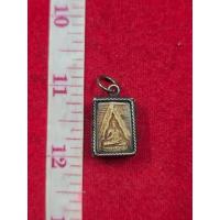 ราคา พระของขวัญเป็นพระสมเด็จวัดปากน้ำ เคลือบทะเลเล็กรุ่นแรกเลี่ยมเงินเก่า เป็นพระบูชาหน้าสะสม (26038434708)