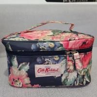ราคา กระเป๋าเครื่องสำอาง Cath Kidston แท้ (1607432547)