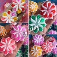 ราคา พร้อมส่งเหรียญโปรยทานดอกพิกุลแฟนซี (คละสี) ตัวเปล่า 50ชิ้น/1แพ็ค (23745646843)