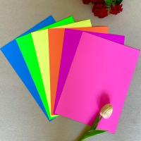 ราคา ปกรายงานสีนีออน สะท้อนแสง มีกลิ่นหอม 180 แกรม (19743769993)