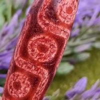 ราคา 38.9 มม.x 11.3 มม.Cinnabar Nine-Eyed Dzi Supreme Noble สไตล์ U Compassionate Growth Authority Healing 9 Eyed Dzi Nine Eyes Dzi Manik CW4229 (27986790911)