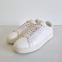 ราคา Valentino Garavani รองเท้าผ้าใบหนัง ผู้หญิง เบอร์ 38/24cm มือสอง (29311401048)