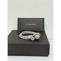 ราคา สร้อยข้อมือ Bottega Veneta แท้100% size S สายหนังแท้คู่ ป้ายLogo ห้อยเทาดำ (44167675712)