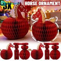 ราคา [HGB]เครื่องประดับเดสก์ท็อปม้านําโชค 3 ชิ้นสําหรับปีใหม่ งานฝีมือกระดาษสีแดงพร้อมความหมายมงคลตกแต่งบ้านงานรื่นเริง (44703331708)