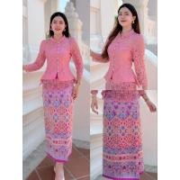 ราคา เสื้อลูกไม้สีชมพูเสื้อคอจีน ลูกไม้ฝรั่งเศสแขน 5ส่วน อัดกาว กระดุมหน้ามุข ใช้ได้จริง ✅ผ้าถุงป้ายสำเร็จผ้าทอลายไทย (25829979207)