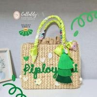 ราคา Callalily Sunny (size M) กระเป๋าสานติดชื่อ กระเป๋าสานแต่งพู่ (5844796144)