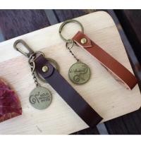 ราคา พวงกุญแจหนังแท้ + จี้ร.๙ สลักชื่อฟรี ห้อยจี้ฟรี ออกแบบเพิ่มเองได้ (158521632)